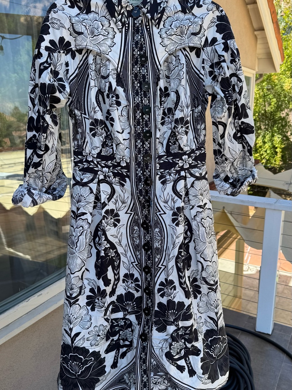 FARM Rio Black and White Floral Button-Front Long Sleeve Dress